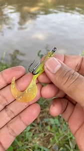 2.1M views · 10K reactions | Tips memancing umpan soft lure double hooks #fishing #fishingtips #fishingvideo #tutorial #kangmuhidinfishing | Kang Muhidin Fishing | Facebook