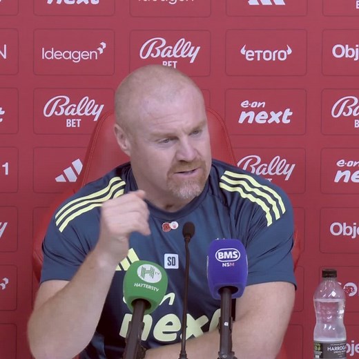 🗣️ "It's happened two weeks on the trot, which is bizarre in itself" "I can't understand it... I have a better view than the linesman" Sean Dyche spoke at length about the decision to award Man United a corner in the lead-up to their first goal. | Sky Sports Football