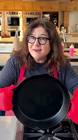 The best way to clean your cast-iron skillet