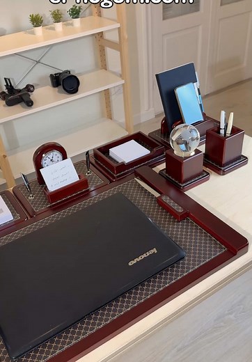 Creative Office Gift Ideas for Your Boss