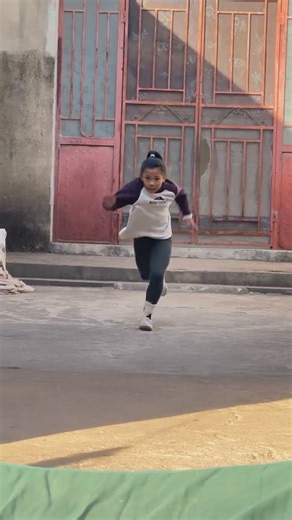 God Statham 郭达斯坦僧 on Instagram: "虽然有失误，但还是很不错。🤸🏻 Follow @godstatham For More！ #tricking #trickers #parkour #gymnastics #streetworkout"