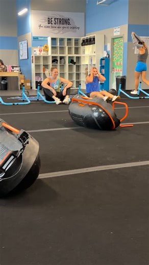 When you stop counting, the trainer steps in 😏 On conditioning days, reps help regulate pace, keep intensity high, and make sure you’re not accidentally cruising. Same sweat. Better results. 👏🏼👏🏼 | Burn Boot Camp - Summerville, SC