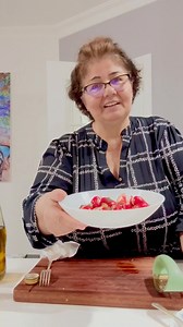SALLATE ME REPKA TE KUQE Si behet..?!.. ndiqeni vidion dhe shperndaheni ate me miqte tuaj🥰👌😍❤️ | Xheni Fundo