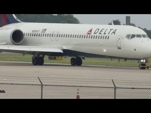 Emergency landing at Louisville Muhammad Ali International Airport