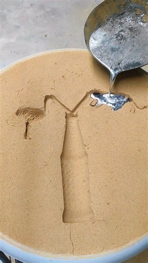 This is real craftsmanship engineering in one frame 🤝 From heat to perfection — this pour came out beautiful ✨ What technique should I try next?👇 #Engineering #Educational #Innovation #MetalCasting #MoltenMetal #DIY #Craftsmanship #Art #Creative #RelaxingReels | Metal Craft Zone