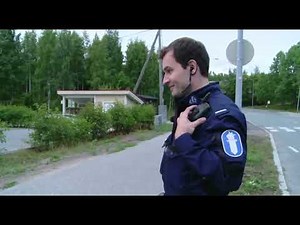 Poliisit - Pikkupojat karkuteillä karkin perässä – Isännät olivat lähteneet ostoksille