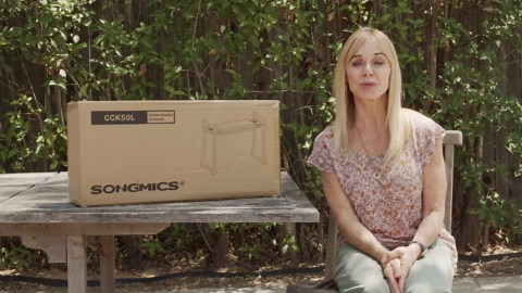 SONGMICS Garden Kneeler and Seat, Multifunctional Garden Kneeling Bench, Gardening Gifts for Women Men, Folding Gardening Stool, with 2 Tool Bags, 6-Inch Wide Kneeling Pad, Dark Green UGGK50L