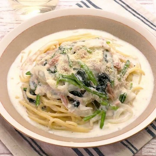 濃厚ソースが簡単に♪ ツナとほうれん草のホワイトソースパスタのレシピ動画・作り方 | デリッシュキッチン