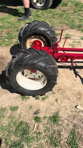 The c100 is almost done just gotta put decals on it and a new starter the sears is all done and ready for the pulls @98 K1500 @Trystin bishop👑 @that_84_chevy @BlakeRowan73