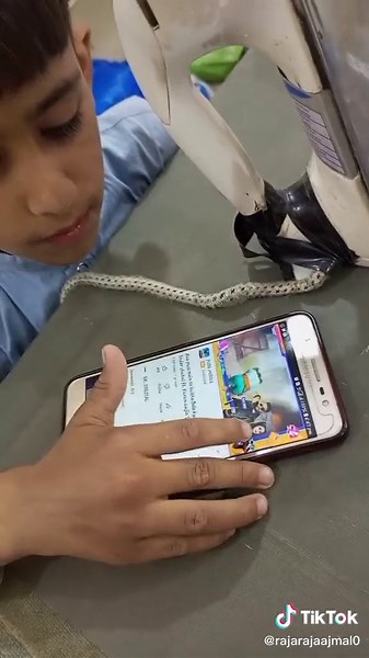 Hand Sewing Machine Meets Modern Smartphone