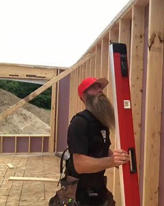 Frame More. No Maintenance. MILWAUKEE® REDSTICK™ 6 1⁄2' - 12' Expandable Level > http://ms.spr.ly/6188TM7Nk Video Credit: canadiancarpenter | Milwaukee Tool