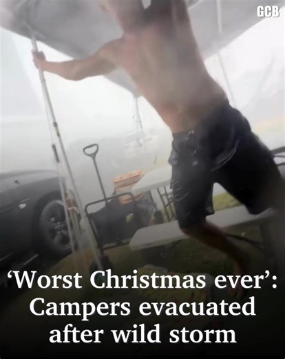 Holiday-makers at Broadwater Tourist Park were forced to evacuate and bunker down as a freak Christmas Day storm ripped through Southport. Video: lilly.rrennie via TikTok LATEST ➡️ https://bit.ly/3NfW3sa | Gold Coast Bulletin