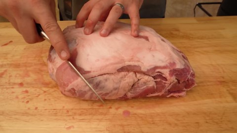 How to Smoke Pork Butt in a Charcoal BBQ to Make Pulled Pork