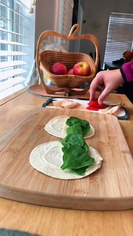 Delicious Low-Carb Turkey Wraps | Easy & Healthy Lunch Idea
