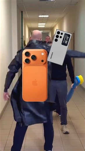 iPhone 17 Pro Maxx vs Samsung S25 Ultra – Same Hype Every Year? #shorts