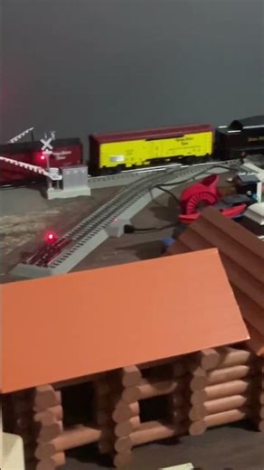 Runnin the NKP set around the layout #railtrack #train #modeltrains #modeltrainlayout #lioneltrains