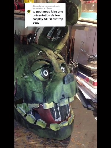Cómo hacer un cosplay de Springtrap de FNAF con cartón y luces - Tutorial paso a paso