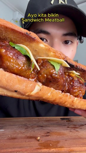 Sandwich Meatballs Mukbang Experience