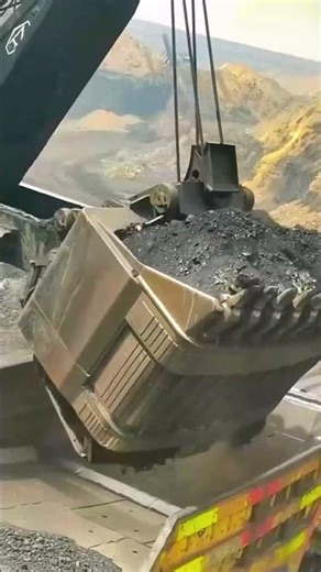 Giant excavator big machine for scratching sand and rock material #shorts