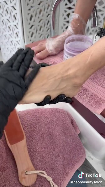 Relaxing Pedicure Spa: Step-by-Step Guide