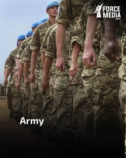 The British Army is struggling to fill its ranks, and the numbers are stark. New Ministry of Defence data shows that the number of recruits completing training has plummeted by nearly 40% since before the pandemic, painting a worrying picture of a force facing one of its toughest manpower challenges in years. Figures published on 10 November reveal that total intake across all Army training establishments dropped from 8,956 recruits in 2019/20 to just 5,560 in 2022/23, a 38% fall. Even more trou
