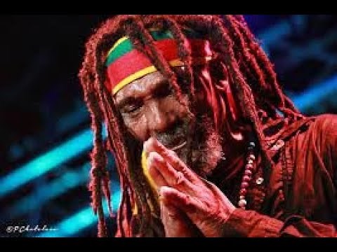 Carl "Mr Satisfaction" Dawkins @Pon Top Live. A one of a kind performance.