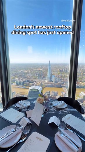 London’s newest rooftop dining spot has officially opened — and the views are unreal 🤍✨Bread Street Kitchen by Gordon Ramsay has arrived at 22 Bishopsgate, sitting high above the city on Level 59 with some of the most breathtaking skyline views in London. Great food, great vibes, and views you genuinely won’t forget. London, this is your next booking!📍Bread Street Kitchen & Bar, 22 Bishopsgate#LondonMakesItPossible #VisitLondon