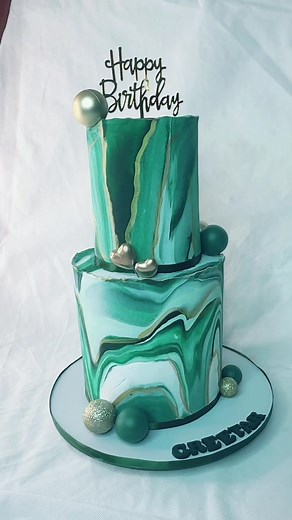 Green Marble Cake with Gold Touch by @Greetar_Mundalamo