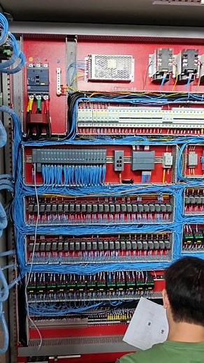 在这错综复杂的线路中，藏着工程师的匠心与智慧。🎨🔧 #配电柜 #电气艺术#配电箱 #控制柜 #成套电气 #高低压成套设备