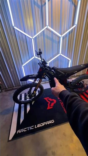 This bike is INSANE! 🔥 Arctic Leopard XE Pro S Enduro 😼