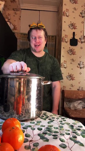 LOL on Instagram: "Your POT is capable of much more than just cooking food! 🍲"