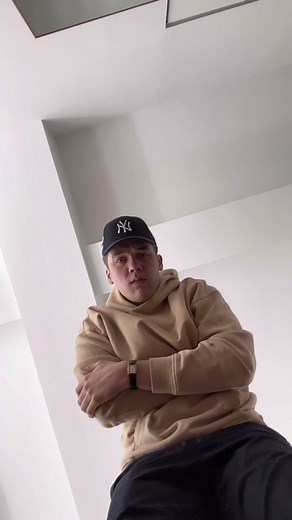 Can a 65 ￡225 man pull off a 30mm Cartier Tank? | Watch Review