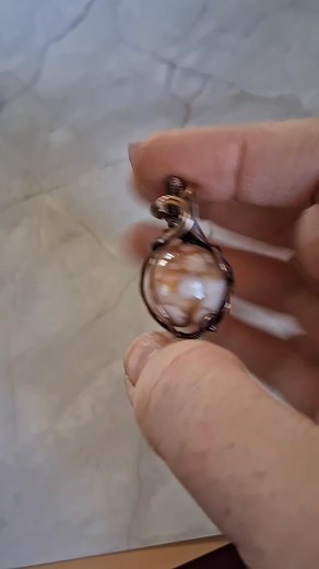 🌸🌸🌸Flower Agate Necklace 🌸🌸🌸 Flower Agate aka Sakura Agate inspires us to manifest and nurture our dreams. Its energy ignites a passion to pursue dreams and live life to the fullest. Flower Agate has a feminine and maternal presence that is comforting and grounding but at the same time, its appearance is enchanting and almost ethereal 25 | Amber's Art