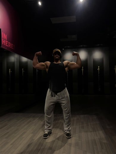 Bro should’ve been an auto bot frl, plot dominates #gymmotivation #transformers #gymtok #cutting