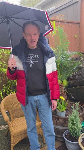 So, it's raining again but idc - we're going to have fun at the beach anyway as I ❤️ the ocean. Because Wi-Fi is so spotty in Pacific Beach I'm not sure if I'll be able to go Live or not but I will try. Enjoy your weekend and remember Kindness is free and it's highly contagious so spread it everywhere you go. @Tommy Hilfiger #tommyhilfigerapparelandaccessories #fyp #beach #birthday #kindnessmatters