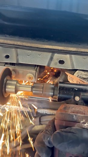 111K views · 1.8K reactions | Mechanic’s Trick for Security Bolts! #mechanic #mechanics #Gearheadbryan #autorepair #mechanictrick #mechanichack #automotive #auto #autorepair | GearheadBryan’s Auto Hub | Facebook