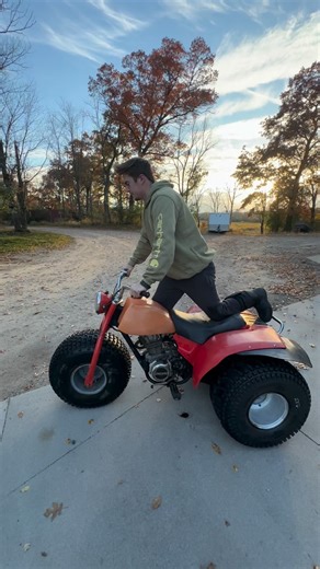 Wheelie on 1980 Honda ATC185! #wheelie #honda #atc #hondaatc #threewheeler #atc185s #atc185 #hondathreewheeler #oldhonda #oldhondasneverdie #reels | Mud Dog TV