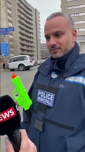 🚨 Saint-Denis 93: Municipal police officers with water pistols in the middle of the housing estate