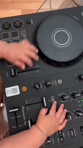 Pioneer DJ DDJ-FLX4 DJ Controller Dj Lovers #pioneer #pioneerdj #club #night