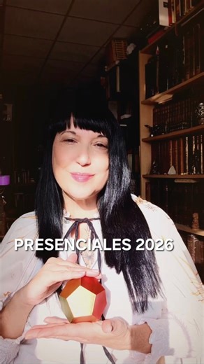 ✨ CURSO PRESENCIAL DE GEOMETRÍA SAGRADA 2026 🔷 16 y 17 de MAYO 2026 📍 Con Àngels Membrive – ESPAI GANESHA, Sant Feliu de Guíxols 🌟 Encuentro solemne de activación y memoria ancestral. En estos dos días, la geometría se convierte en templo, la forma en revelación y la luz en guía. Cuando la geometría despierta, la conciencia recuerda lo que jamás estuvo perdido. 🌸 Contenidos y códigos de luz. - Flor de la Vida tridimensional - Cubo de Metatrón 5D - Vector en Equilibrium 3D - Merkaba multidime