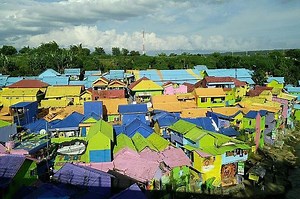 Jodipan, Kampung Warna-warni yang Membuat Liburan Kita Berwarna - Bobo