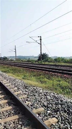 South eastern railway track. #SouthEasternRailway #RailwayTracks #TrainJourney
