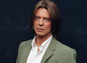 106K views · 5.3K reactions | David Bowie's live performance for "Absolute Beginners". (2000) | Frequência Modular | Facebook