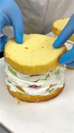 【５つのフルーツが織りなす至福のデコレーションケーキ】 #お菓子のたいよう #cake #japanesefood