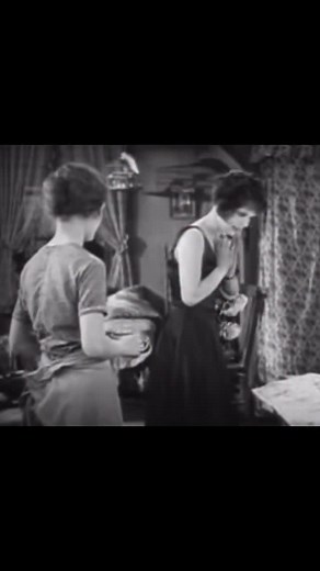 9.2K views · 11K reactions | Hollywood’s original “It Girl” Clara Bow...