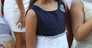 Atriz mirim de 'Salve Jorge' participa de desfile no Rio