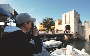 胶片日记：水上城堡，古树和野鸭...意大利湖心小镇锡尔苗内（Sirimone）