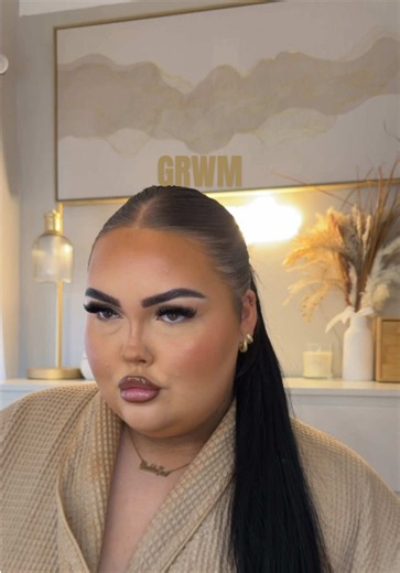 New content room means one thing… get ready with meeee💅🥹✨🫶 #baddieluce #grwm #ukmakeup