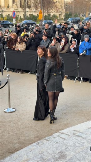 472K views · 9.9K reactions | Sophie Marceau et sa fille, Juliette Lemley, au défilé @schiaparelli haute couture ce matin à Paris. | Vanity Fair France | Facebook