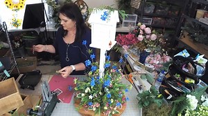 🌸Have you ever added flowers to something UNUSUAL?! This video is a REPLAY from a few years ago making a Spring Birdhouse arrangement. The birdhouse came from Carolina Pottery. ❤️ Would you make this?! Let me know!! | Southern Charm Wreaths